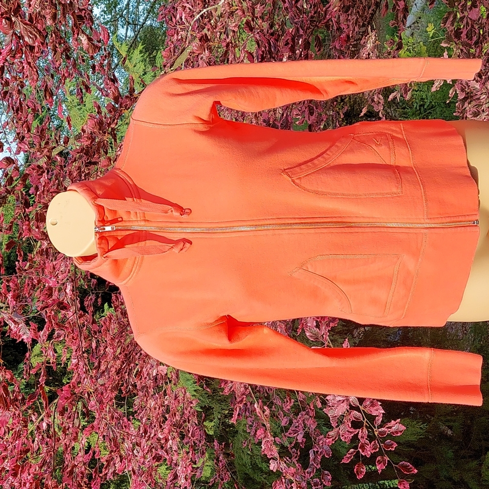 Woman's keens sweatshirt